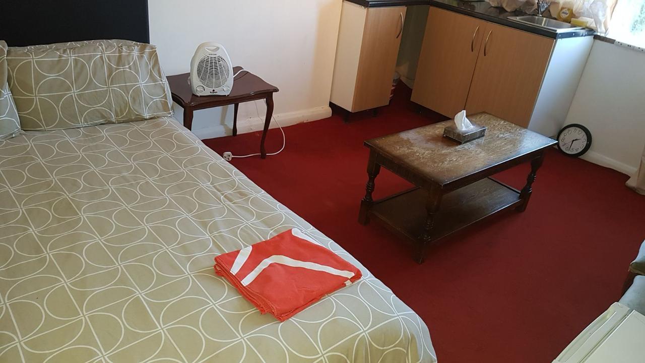 Hatfield Suites Екстериор снимка